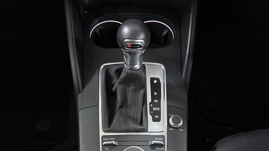 2019 Audi A3 35 Tfsi  (1.4 Tfsi Cod), Automatic, 40363 km, Gear Lever 