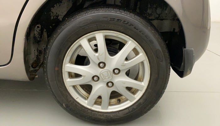2013 Honda Brio V MT, Petrol, Manual, 30,738 km, Left Rear Wheel