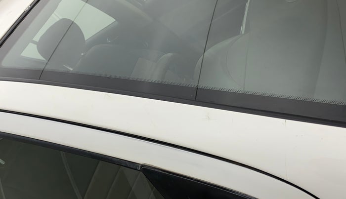 2011 Hyundai i20 MAGNA 1.2, Petrol, Manual, 77,038 km, Right A pillar - Paint is slightly faded