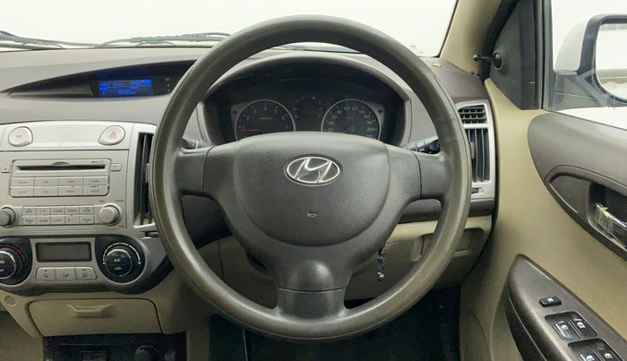 2011 Hyundai i20 MAGNA 1.2, Petrol, Manual, 77,038 km, Steering Wheel Close Up