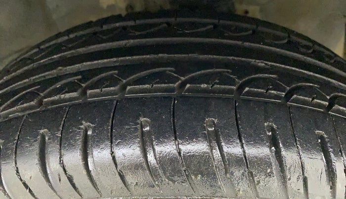 2011 Hyundai i20 MAGNA 1.2, Petrol, Manual, 77,038 km, Right Front Tyre Tread