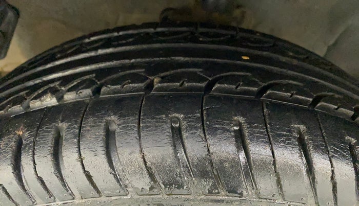 2011 Hyundai i20 MAGNA 1.2, Petrol, Manual, 77,038 km, Left Front Tyre Tread