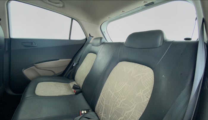2016 Hyundai Grand i10 MAGNA 1.2 VTVT, Petrol, Manual, 80,474 km, Right Side Rear Door Cabin