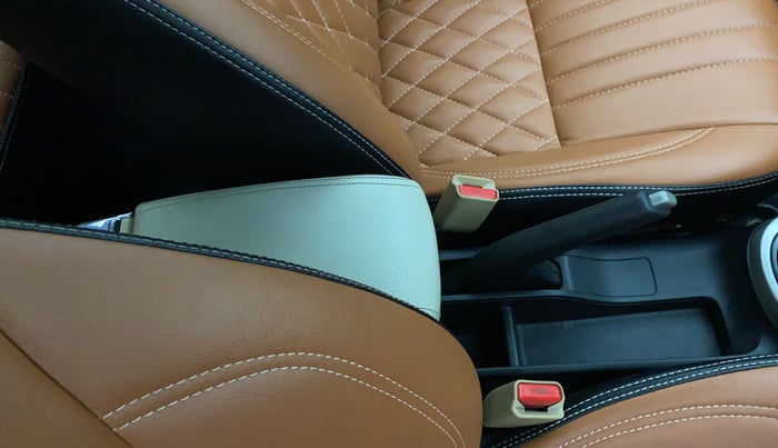 2018 Honda Jazz 1.2L I-VTEC V, Petrol, Manual, 89,090 km, Driver seat - Armrest has miinor damage
