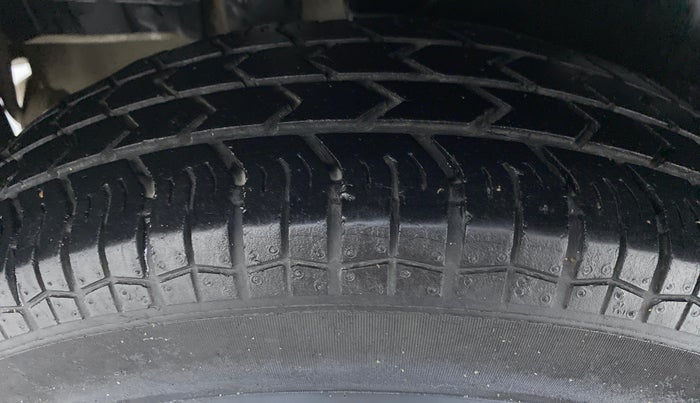 2017 Maruti Swift VDI ABS, Diesel, Manual, 77,826 km, Right Rear Tyre Tread
