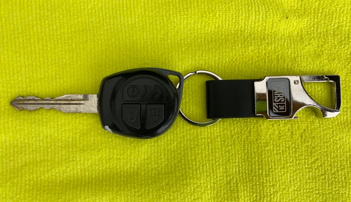 2017 Maruti Swift VDI ABS, Diesel, Manual, 77,826 km, Key Close Up