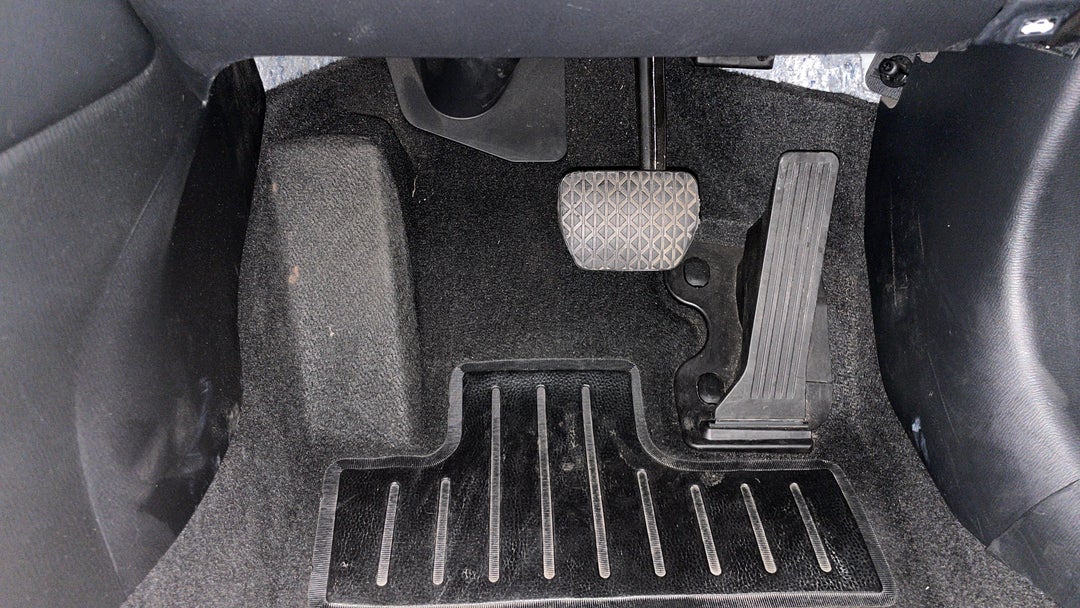 2023 Mazda CX-3 G20 Pure, Automatic, 44000 km, Pedals and Footmat