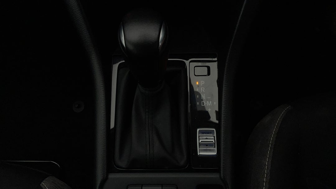 2023 Mazda CX-3 G20 Pure, Automatic, 44000 km, Gear Lever 