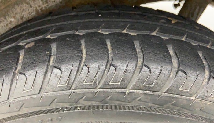 2014 Maruti Wagon R 1.0 VXI, Petrol, Manual, 44,062 km, Left Rear Tyre Tread
