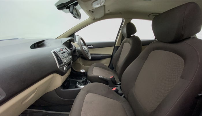 2013 Hyundai i20 SPORTZ 1.4 CRDI, Diesel, Manual, 78,608 km, Right Side Front Door Cabin