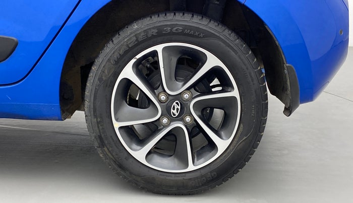 2017 Hyundai Grand i10 SPORTZ (O) 1.2 AT VTVT, Petrol, Automatic, 11,101 km, Left Rear Wheel