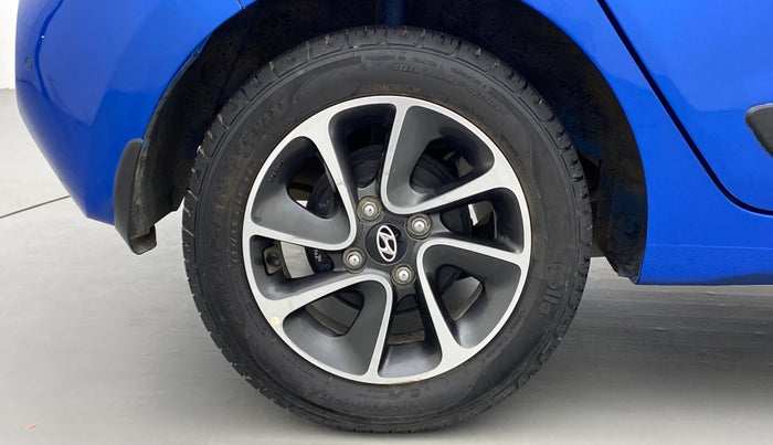 2017 Hyundai Grand i10 SPORTZ (O) 1.2 AT VTVT, Petrol, Automatic, 11,101 km, Right Rear Wheel