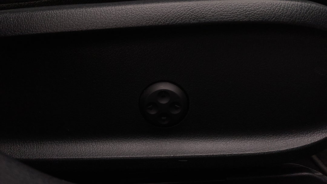 2021 Mercedes-amg A35 4matic, Automatic, 64769 km, Drivers Side Adjustment Panel