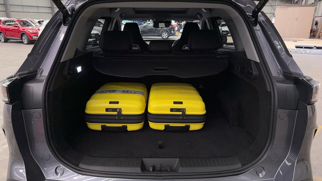 2025 Chery Tiggo 7 Ultimate, Automatic, 10308 km, Boot Inside View with Luggage