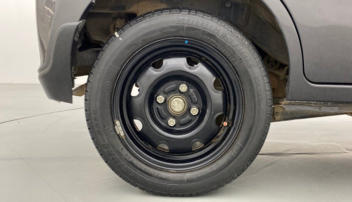 2017 Maruti Alto K10 VXI P, Petrol, Manual, 33,824 km, Right Rear Wheel