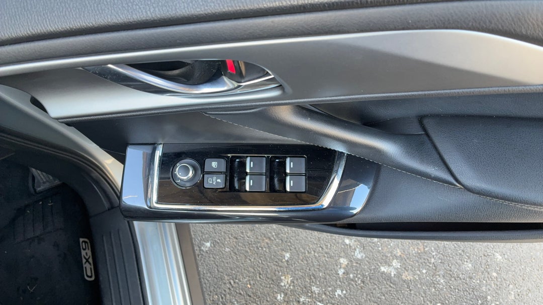 2017 Mazda CX-9 Touring (fwd), Automatic, 84833 km, Drivers Side Door Panel Controls
