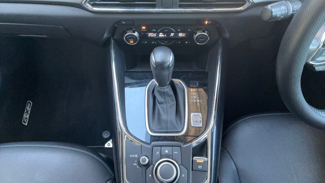 2017 Mazda CX-9 Touring (fwd), Automatic, 84833 km, Gear Lever 