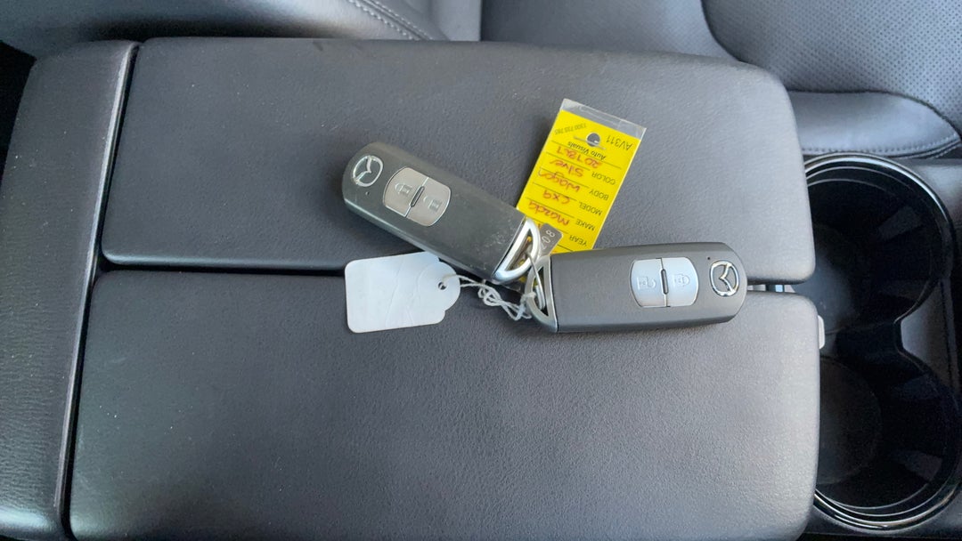 2017 Mazda CX-9 Touring (fwd), Automatic, 84833 km, Key Close-up