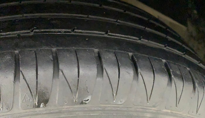 2019 Maruti Vitara Brezza ZDI PLUS, Diesel, Manual, 50,070 km, Left Front Tyre Tread