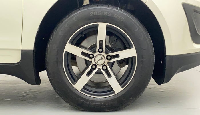 2019 Mahindra MARAZZO M2 8 STR, Diesel, Manual, 81,463 km, Right Front Wheel