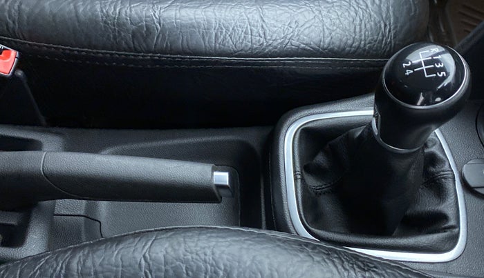2018 Volkswagen Polo HIGHLINE PLUS 1.5L DIESEL, Diesel, Manual, 61,310 km, Gear Lever