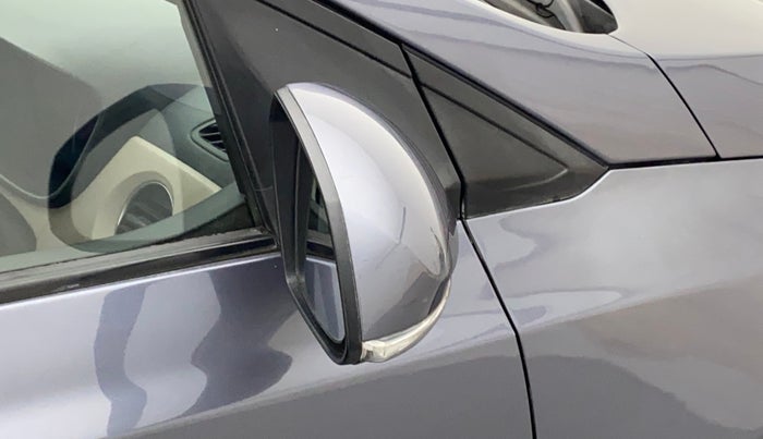 2017 Hyundai Grand i10 SPORTZ (O) AT 1.2 KAPPA VTVT, Petrol, Automatic, 47,792 km, Right rear-view mirror - Indicator light has minor damage