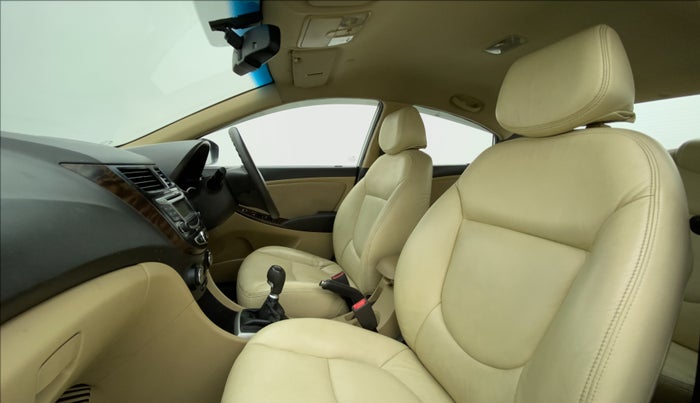 2012 Hyundai Verna FLUIDIC 1.6 EX CRDI, Diesel, Manual, 1,00,244 km, Right Side Front Door Cabin
