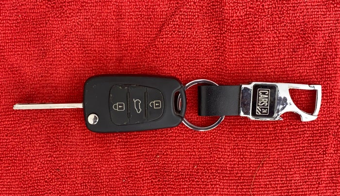 2012 Hyundai Verna FLUIDIC 1.6 EX CRDI, Diesel, Manual, 1,00,244 km, Key Close Up