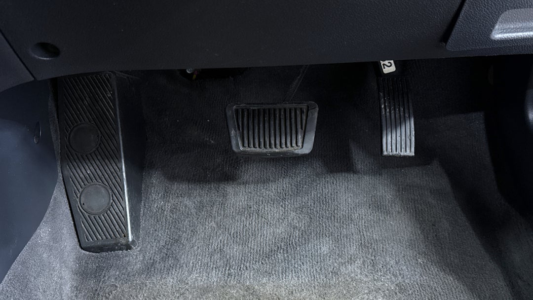 2016 Kia Rio S, Automatic, 130106 km, Pedals and Footmat