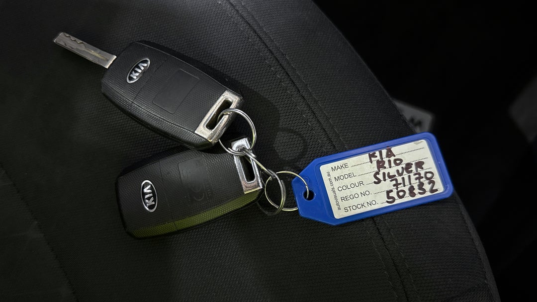 2016 Kia Rio S, Automatic, 130106 km, Key Close-up