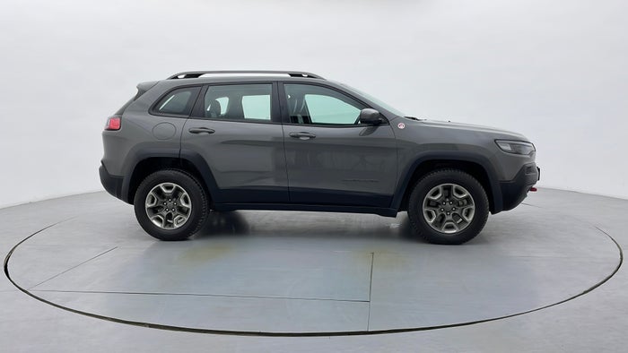 JEEP CHEROKEE-Right Side View
