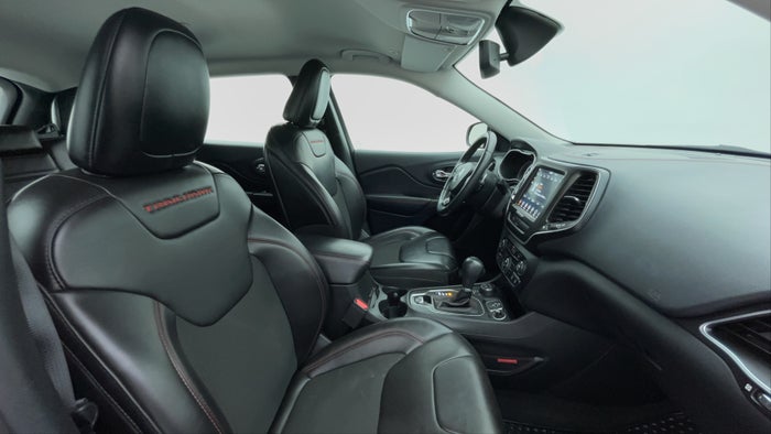 JEEP CHEROKEE-Right Side Front Door Cabin View