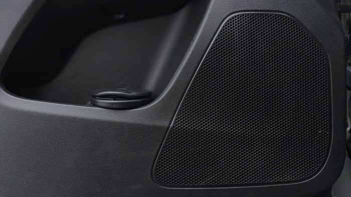 JEEP CHEROKEE-Speakers