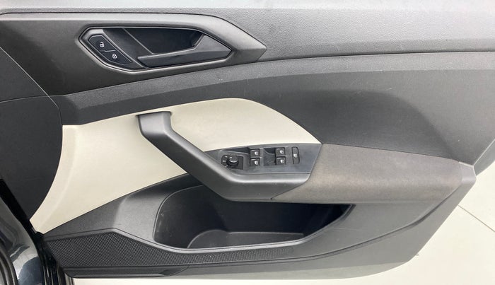 2021 Volkswagen TAIGUN COMFORTLINE  1.0 TSI MT, Petrol, Manual, 38,846 km, Driver Side Door Panels Control