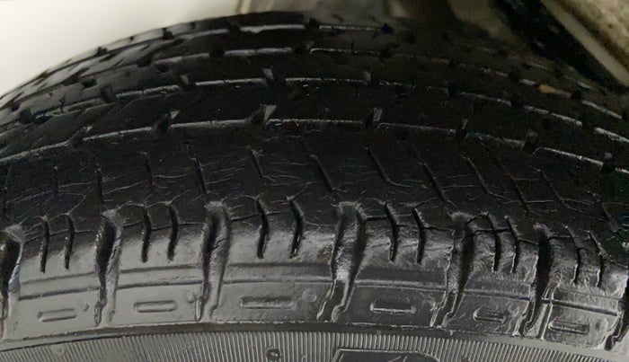 2015 Maruti Alto K10 VXI, Petrol, Manual, 28,801 km, Right Rear Tyre Tread