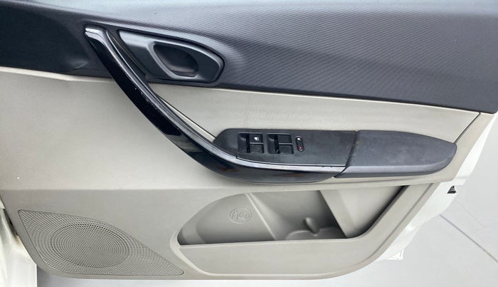 2018 Tata Tiago XTA 1.2 PETROL, Petrol, Automatic, 18,464 km, Driver Side Door Panels Control