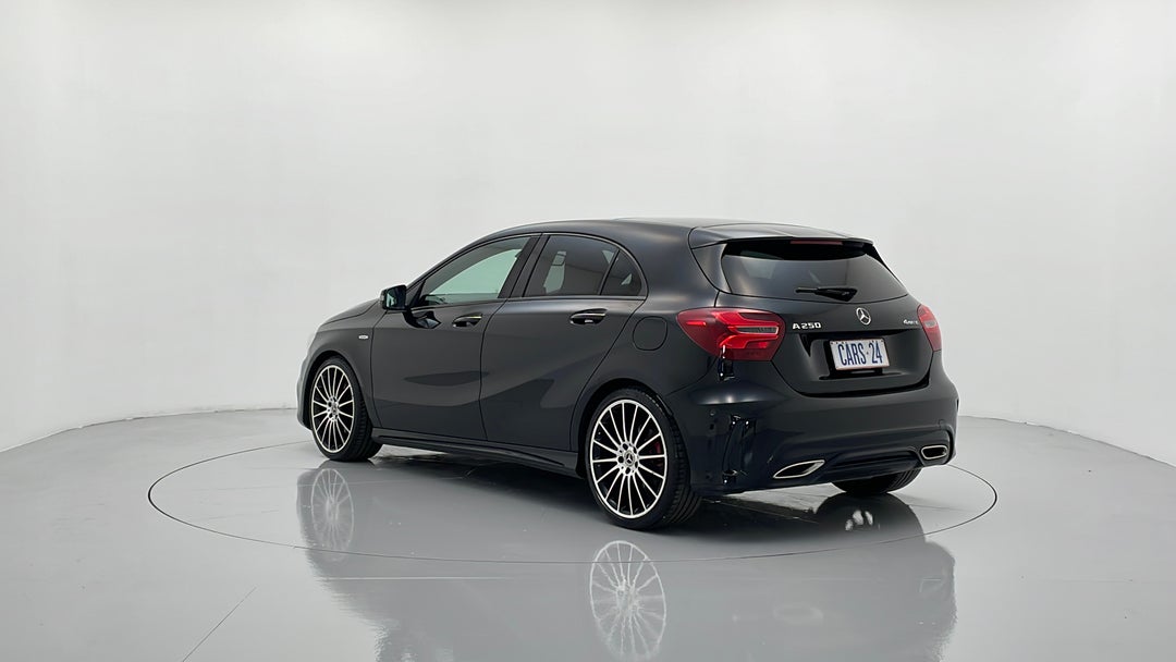 Left Back Diagonal (45- Degree) View