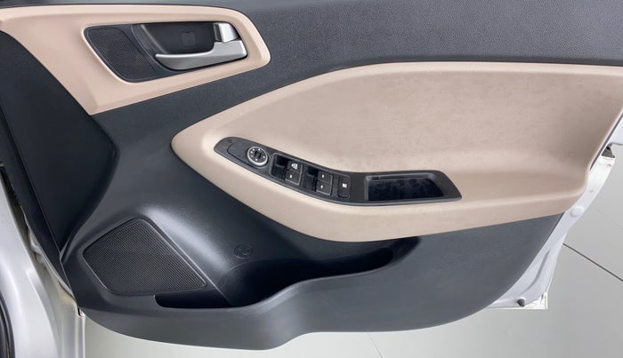 2018 Hyundai Elite i20 Magna Executive 1.2, Petrol, Manual, 28,413 km, Driver Side Door Panels Control