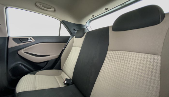2018 Hyundai Elite i20 Magna Executive 1.2, Petrol, Manual, 28,413 km, Right Side Rear Door Cabin