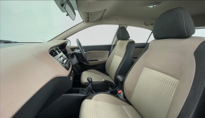2018 Hyundai Elite i20 Magna Executive 1.2, Petrol, Manual, 28,413 km, Right Side Front Door Cabin
