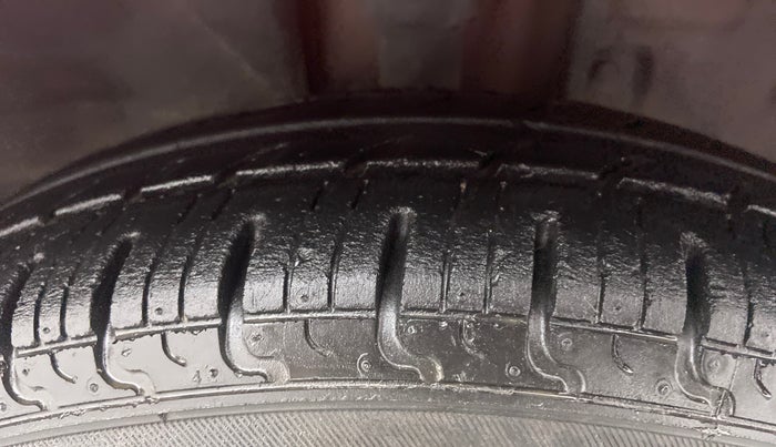 2019 Datsun Redi Go S, Petrol, Manual, 24,352 km, Right Front Tyre Tread