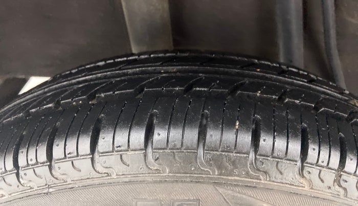 2019 Datsun Redi Go S, Petrol, Manual, 24,352 km, Right Rear Tyre Tread