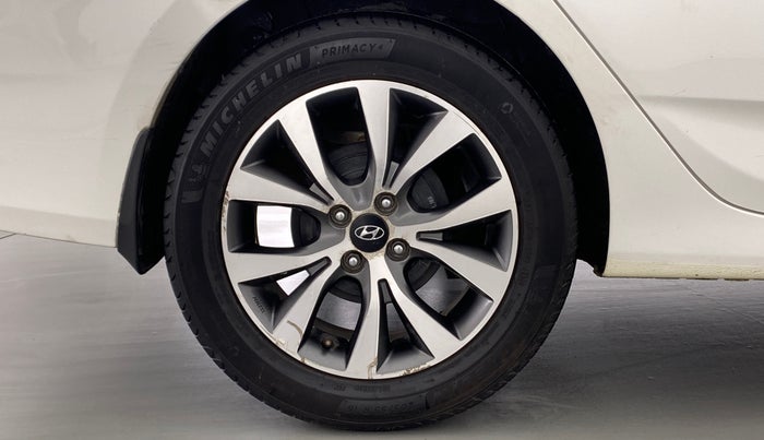 2016 Hyundai Verna FLUIDIC 1.6 SX VTVT, Petrol, Manual, 44,409 km, Right Rear Wheel