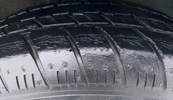 2015 Maruti Celerio ZXI AMT, Petrol, Automatic, 41,221 km, Right Front Tyre Tread
