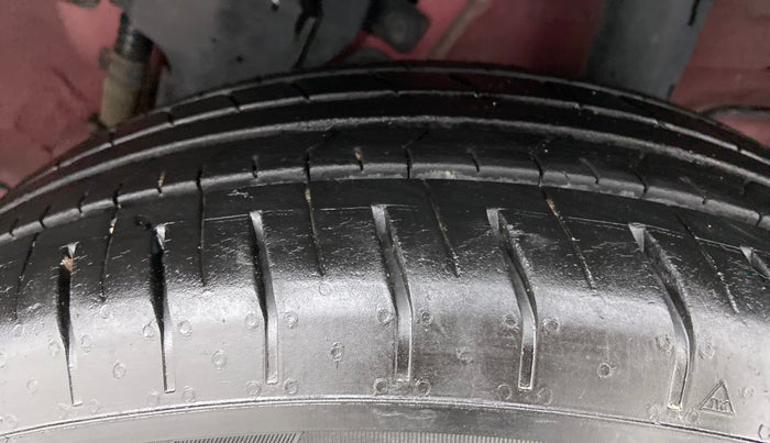 2019 Hyundai VENUE S MT 1.2 KAPPA, Petrol, Manual, 12,910 km, Left Rear Tyre Tread