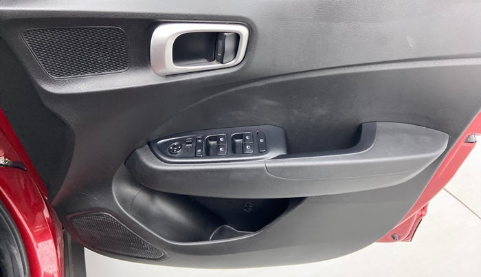 2019 Hyundai VENUE S MT 1.2 KAPPA, Petrol, Manual, 12,910 km, Driver Side Door Panels Control