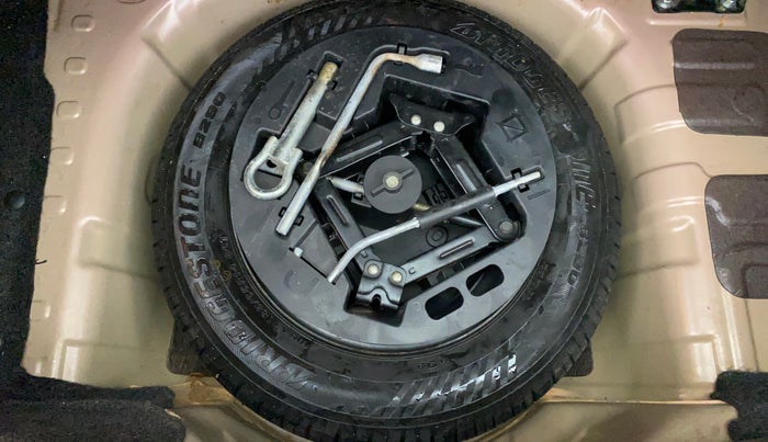 2016 Mahindra Kuv100 K8 6 STR, Petrol, Manual, 31,469 km, Spare Tyre