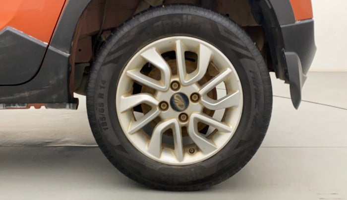 2016 Mahindra Kuv100 K8 6 STR, Petrol, Manual, 31,469 km, Left Rear Wheel