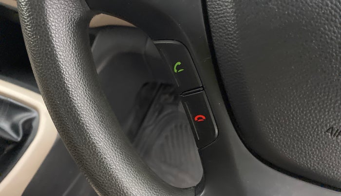 2016 Hyundai Grand i10 SPORTZ 1.2 KAPPA VTVT, Petrol, Manual, 39,987 km, Steering wheel - Phone control not functional