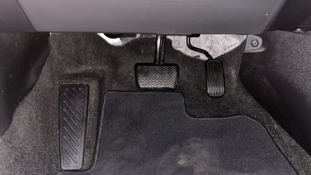 2020 Toyota Corolla Zr Hybrid, Automatic, 81999 km, Pedals and Footmat